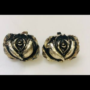 VINTAGE SILVER PLATED FLOWER CLIP ON EARRINGS